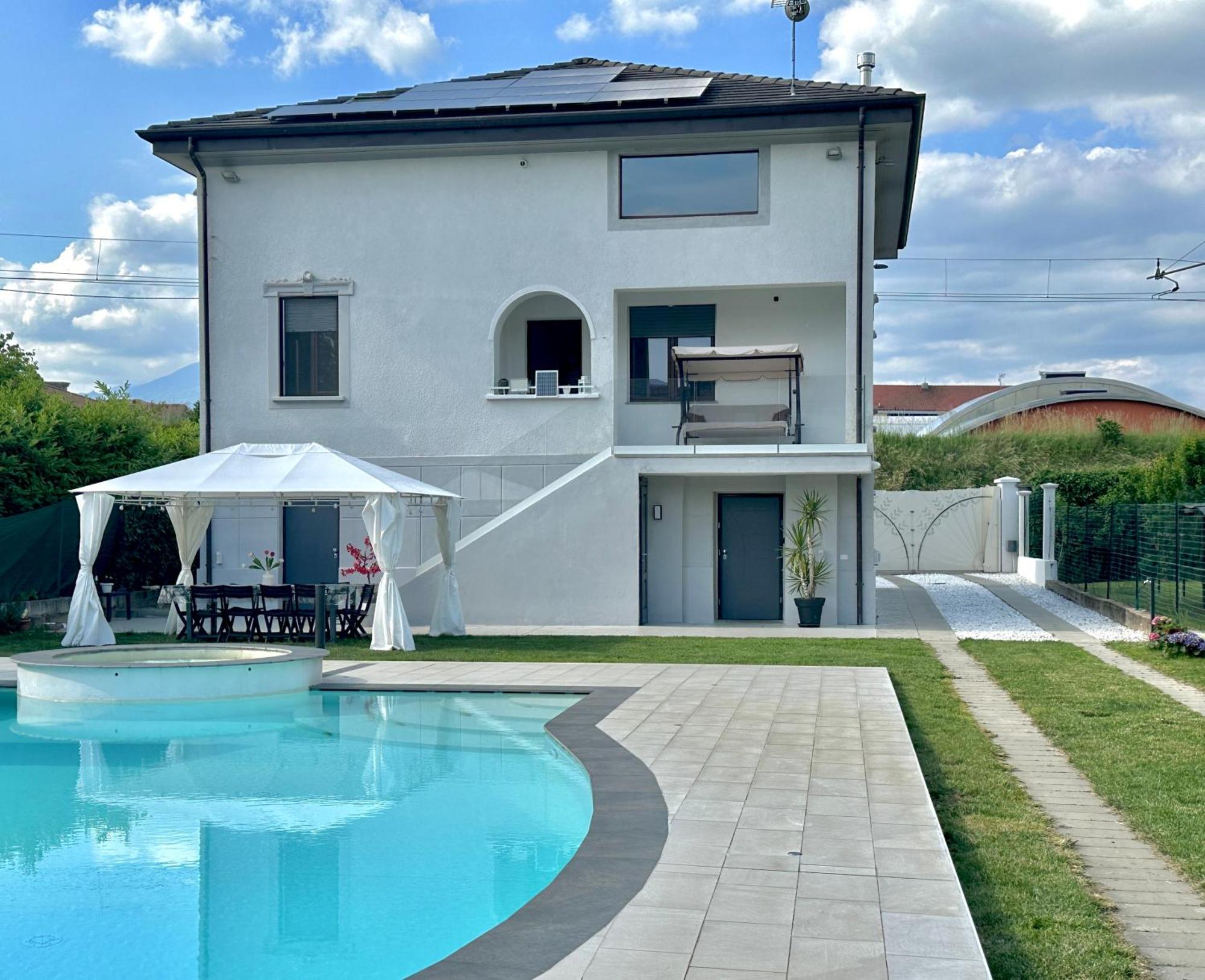 Appartamento In Villa Con Piscina Privata E Jacuzzi Ad Uso Esclusivo Rivarolo Canavese Exterior foto